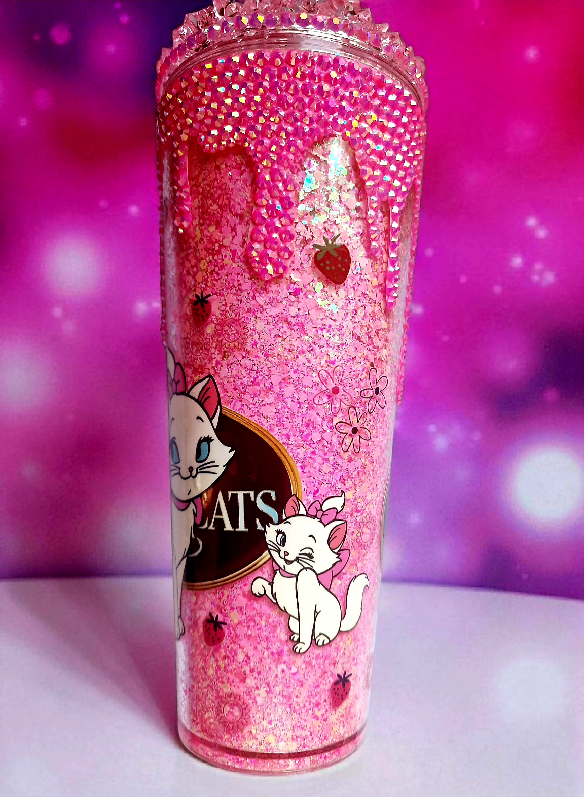 🐾pink glitter Marie no-globe tumbler🐾